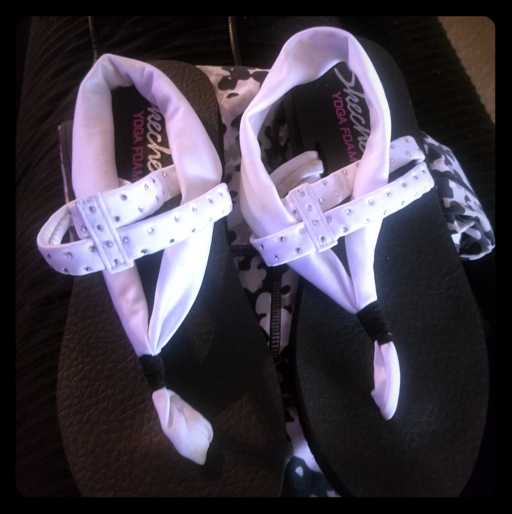 Sketchers sandles